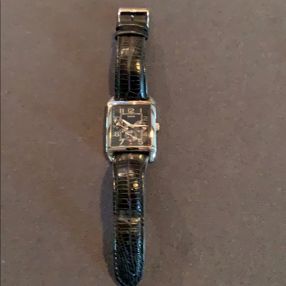Guess Mens Leather Watch.
